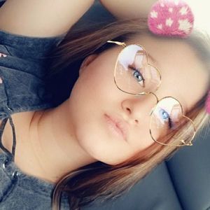 Meet your Posher, Dannika